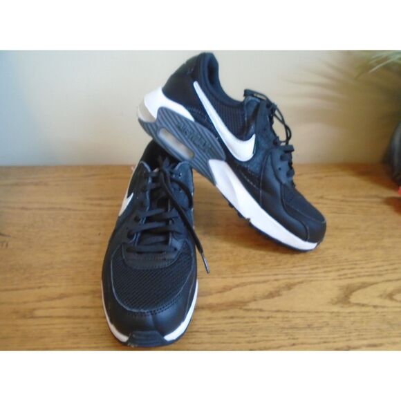 Nike Air Max Excee Mens Black and White Sneakers Size 7.5 Model CD5432-003 - Picture 4 of 9
